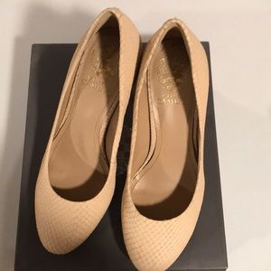 Vince Camuto Nude pumps
